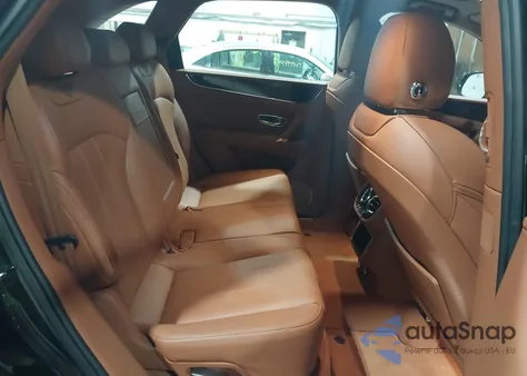 2019 Bentley Bentayga V8 z USA, uszkodzony, nr VIN SJAAM2ZV7KC025290